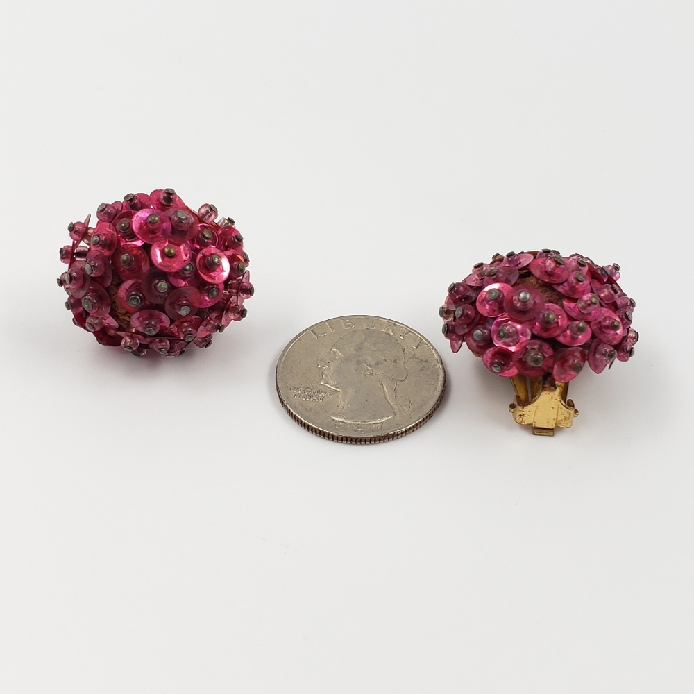 Vtg clip-on Sequined Beaded Red Earrings - Picture 5 of 6